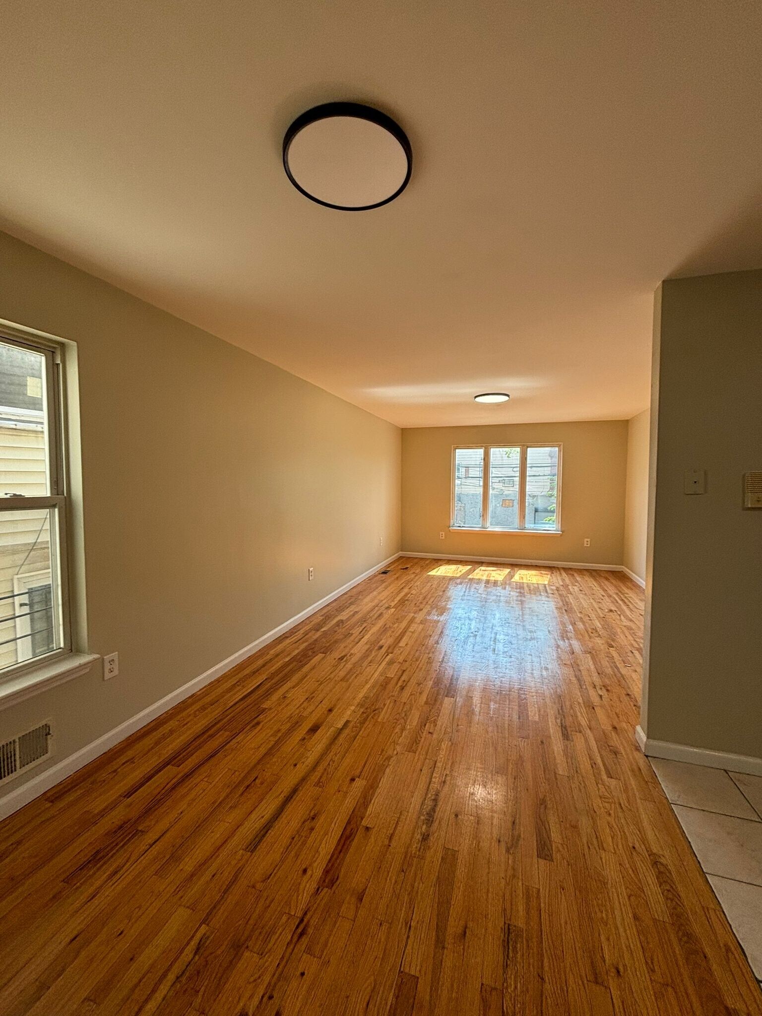 Building Photo - 509 S 19th St