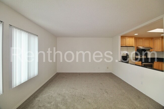 Building Photo - 8616 Longwood St