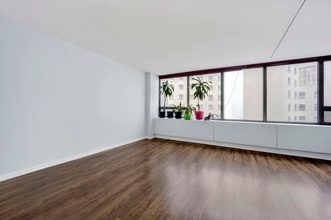 Building Photo - 2800 N Lake Shore Dr