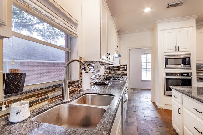 Building Photo - 3204 Canvasback St