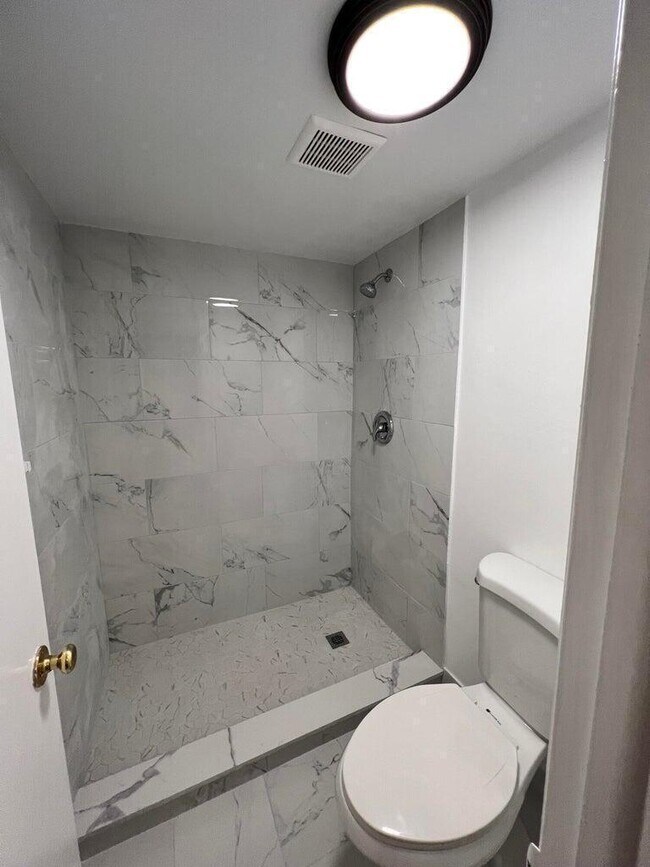 Building Photo - 6454 Red Pine Ln