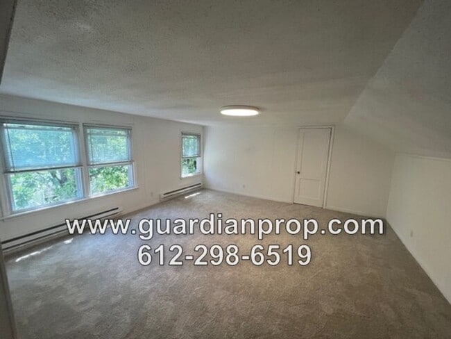 Building Photo - House Available August 1, Updated Kitchen ...