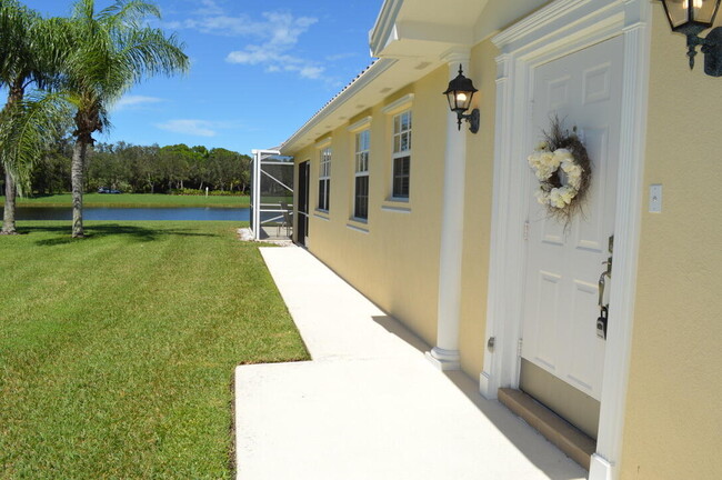 Building Photo - 3787 SE Big Bend Terrace