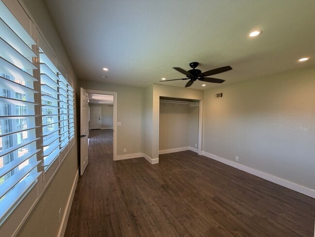 Building Photo - Nicely remodeled 1 bedroom Suite, All utilities paid + WiFi