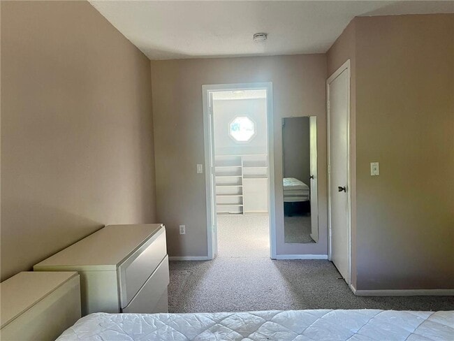 Building Photo - 2228 Oregon Ct