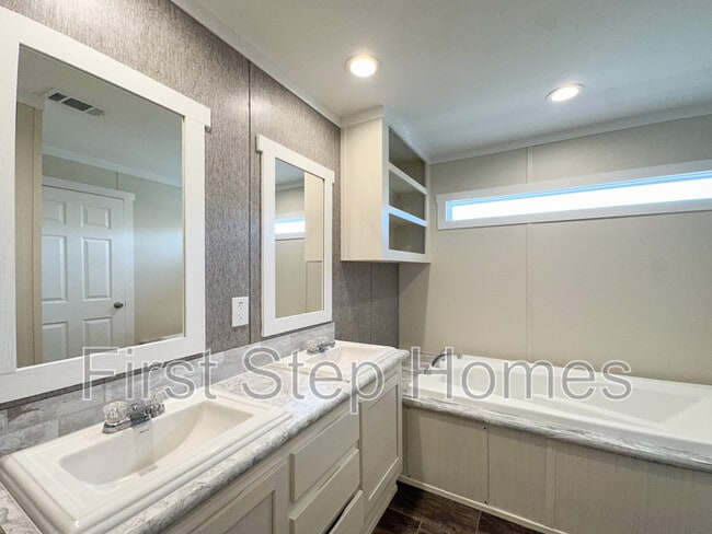 Building Photo - 237 Noriker Dr