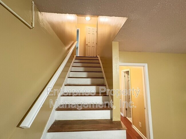 Building Photo - 3182 Casann Cove