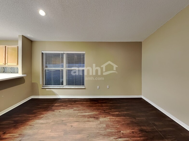 Building Photo - 13533 Tetherline Trl