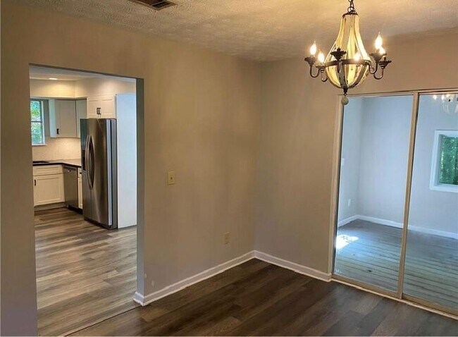 Building Photo - 2675 Wildflower Ln SW