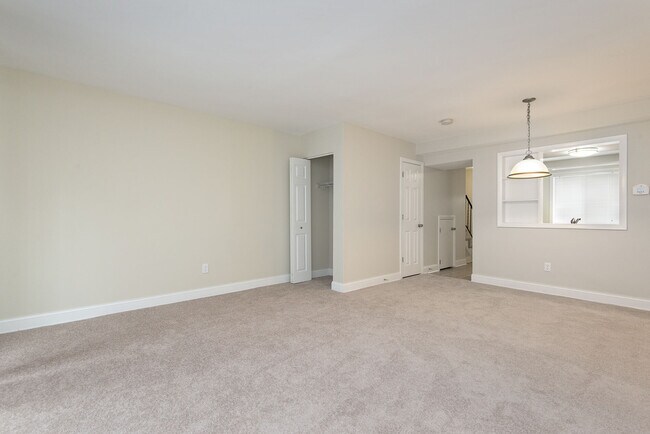 Building Photo - 612 Walpole St