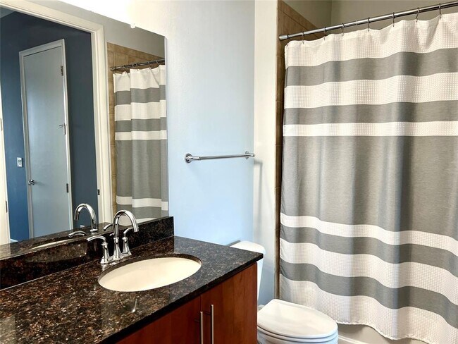 Building Photo - 54 Rainey St