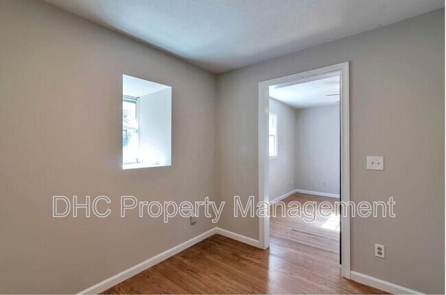 Building Photo - 1400 Cornwall Rd