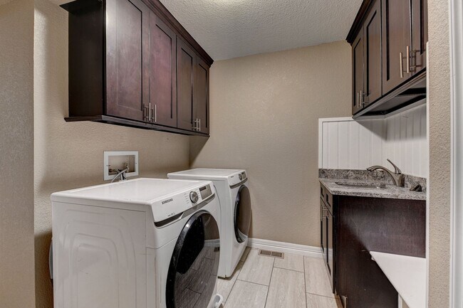 Building Photo - 3369 S Tulare Ct