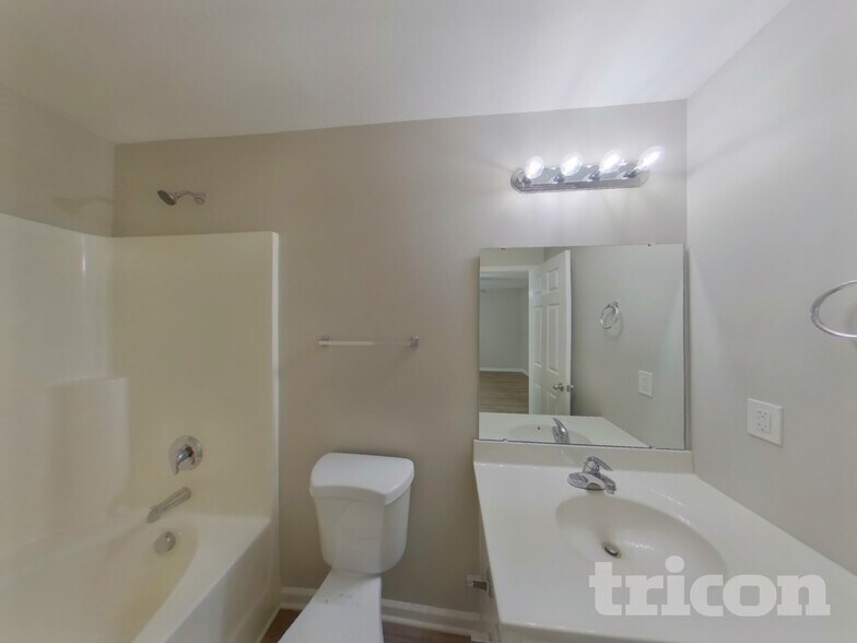 Building Photo - 712 Blazing Star Trl
