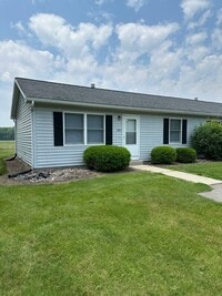 Building Photo - 3895-3905 N Meadow Ridge Dr