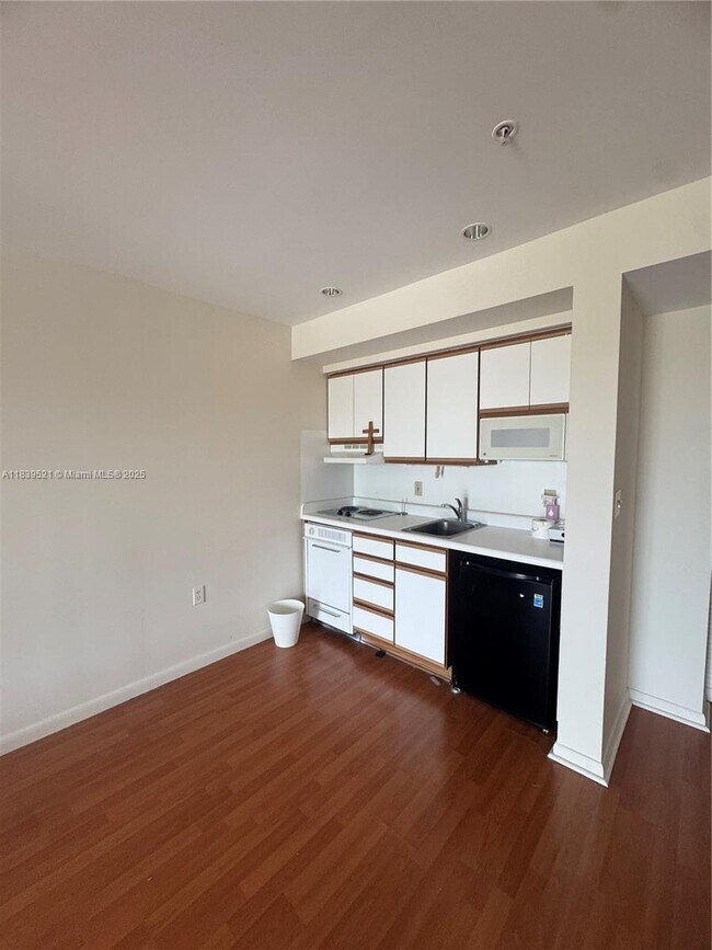 Building Photo - 5703 SW 72nd St