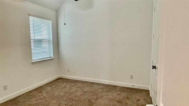 Building Photo - 3214 Skylark Valley Trace