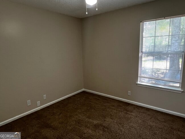 Building Photo - 105 Baytree Ct