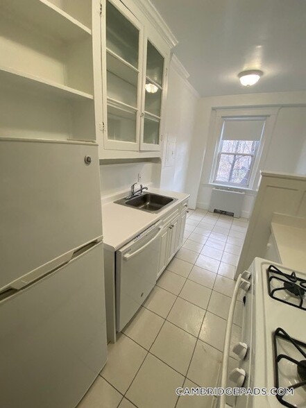 Building Photo - 22 Chauncy St