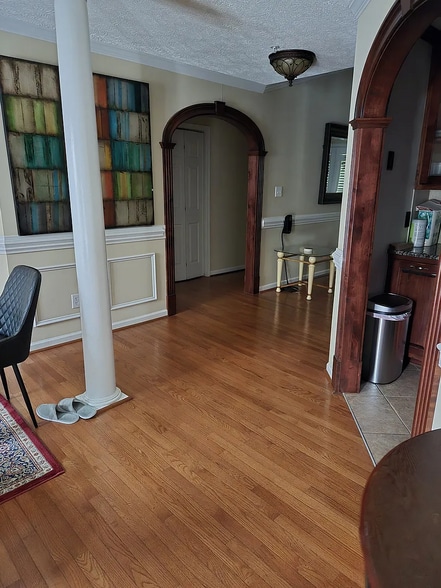 Entryway - 322 Bubble Creek Ct