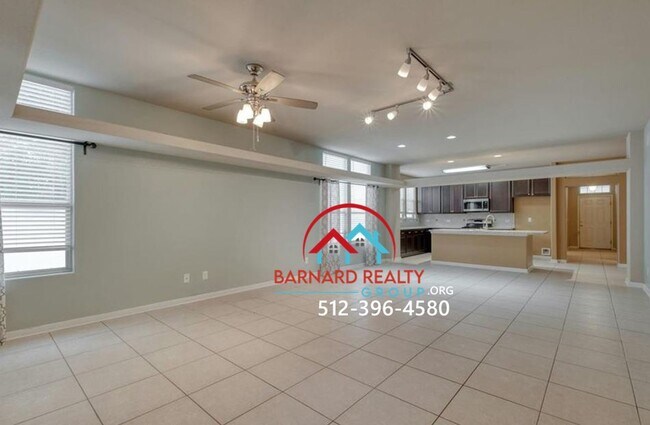 Building Photo - Available Now: 3 bed/2 Bath in Desirable B...