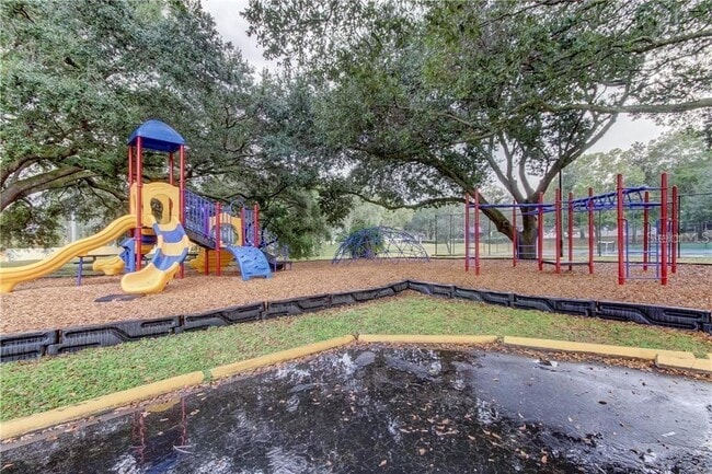 Building Photo - 8202 Broward Pl