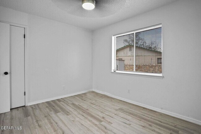 Building Photo - 1821 Ed White Way