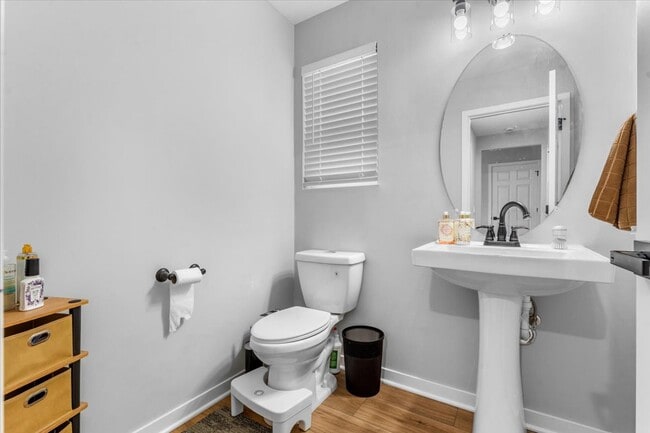 Building Photo - 9805 Newburgh Rd