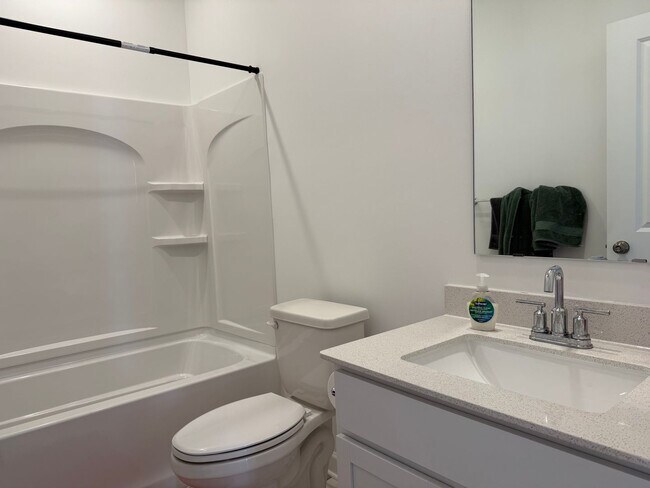 Building Photo - Stunning New Construction Home - Modern Lu...