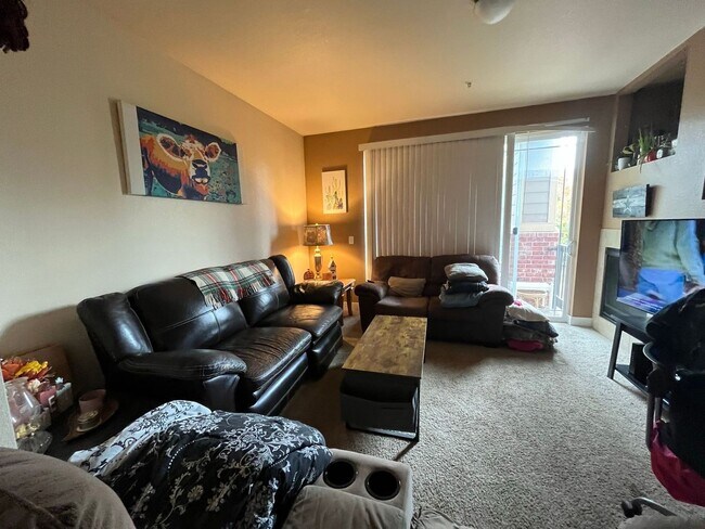 Building Photo - Fantastic Condo in Central Fort Collins
