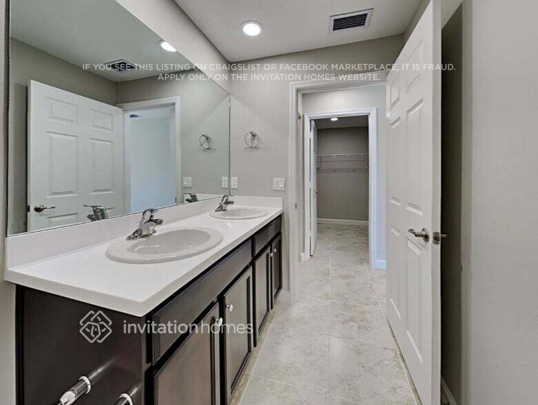 Building Photo - 708 Bremerhaven St NW