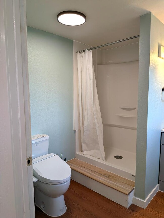 Building Photo - 1221 Toledo St