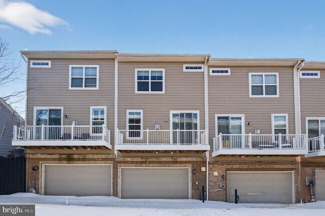 Building Photo - 3716 Foote St NE