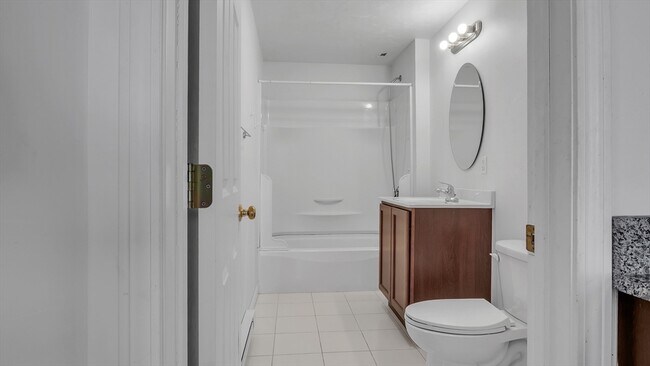 Building Photo - 1442 Main St