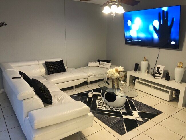 Building Photo - 4708 Christa Ct