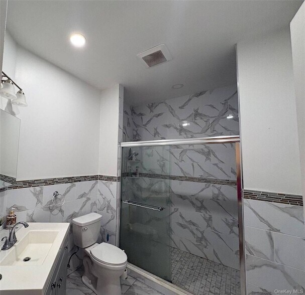 Building Photo - 6 Kara Ct