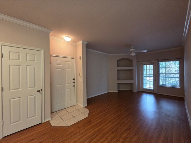 Building Photo - 3045 Marina Bay Dr