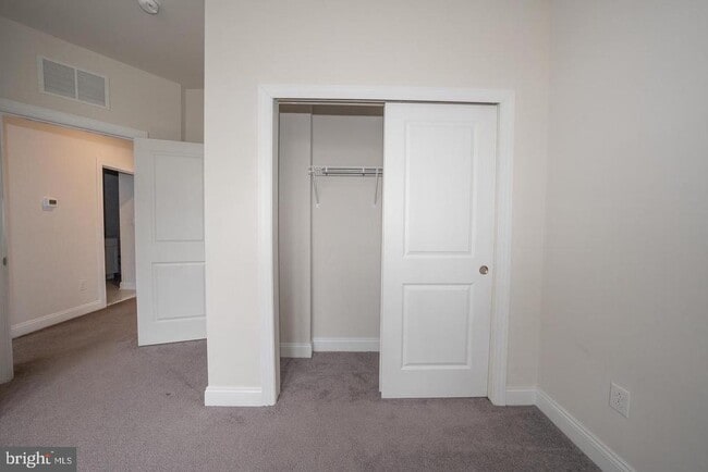 Building Photo - 220 Charles Ellis Dr