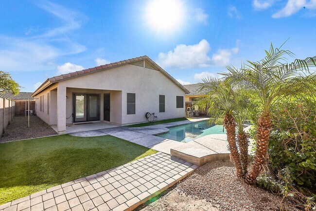 Building Photo - **Stunning 4-Bedroom, 3-Full Bath Home with Double Master Suites and Den