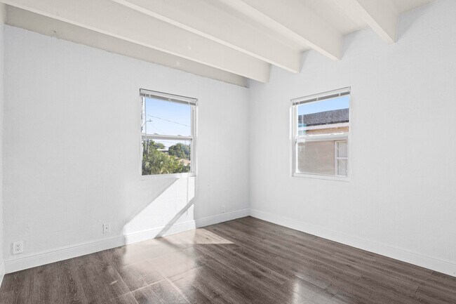 Building Photo - 812 19th St