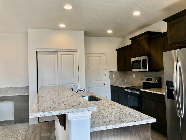 Building Photo - 2246 Streamside Wy