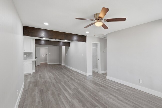Building Photo - 5718 Cherry St