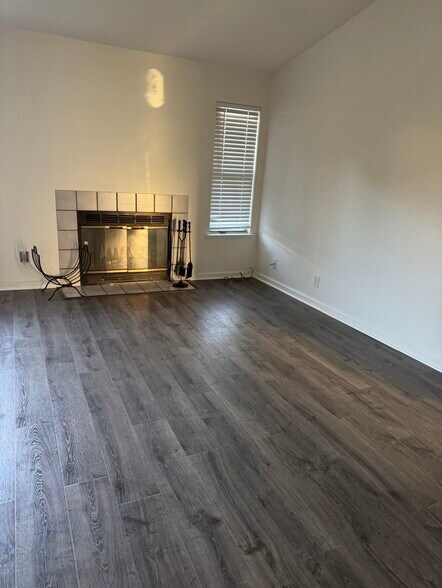 Building Photo - 6113 Francine Dr