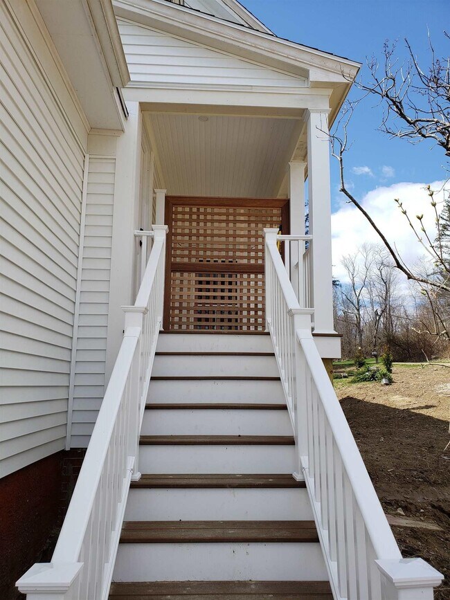 Building Photo - 230-232 Spruce Ln Ext