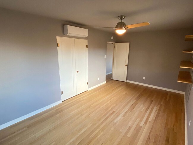 Building Photo - Beautiful Nob Hill Home with gourmet kitch...