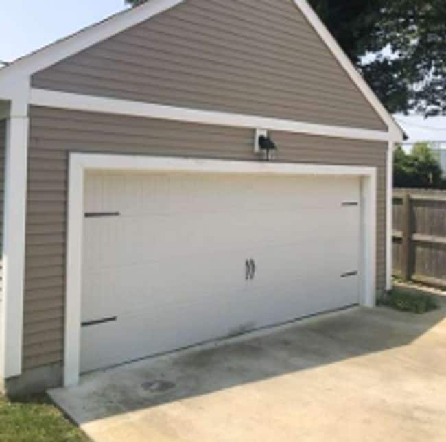 Building Photo - Spacious Four Bedroom Available July 3