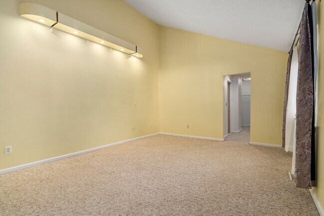 Building Photo - 93 Spyglass Hill Dr