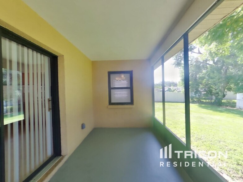 Building Photo - 38750 James Ct