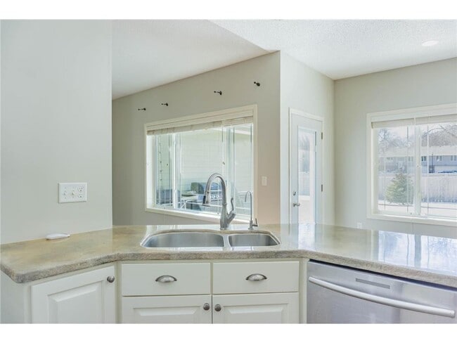 Building Photo - 1464 Ravoux Ln