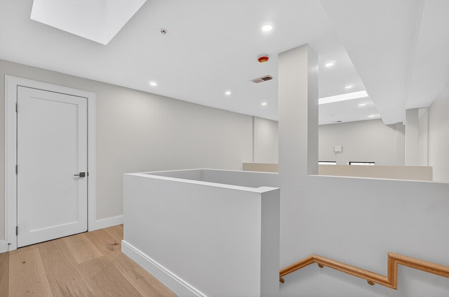 Building Photo - 151 Belmont St